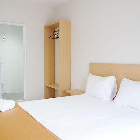 Urooms Senayan Giacarta Esterno foto