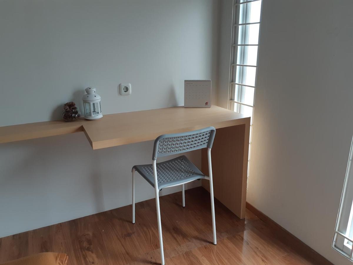 Urooms Senayan Giacarta Esterno foto