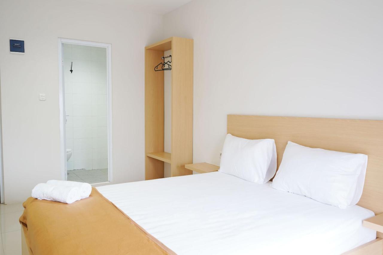 Urooms Senayan Giacarta Esterno foto