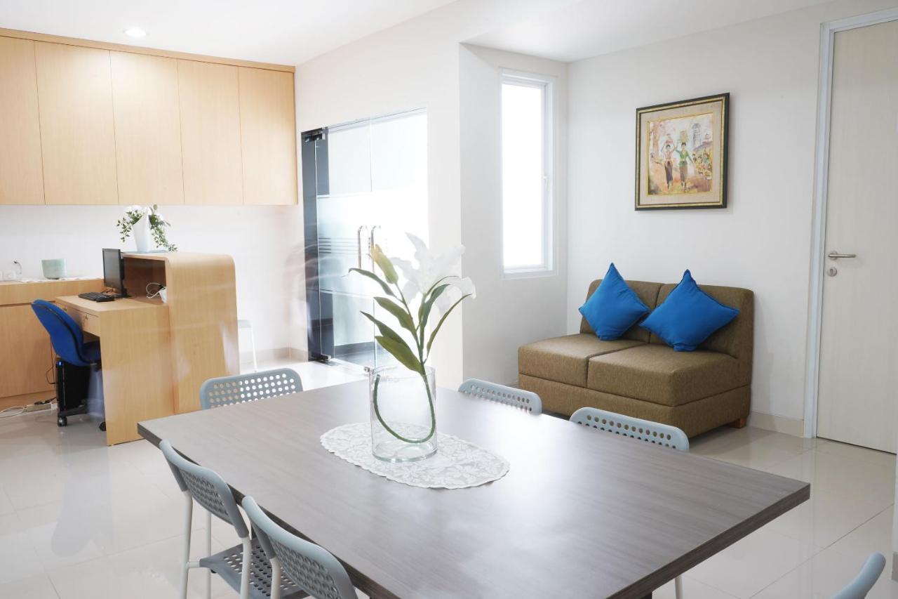 Urooms Senayan Giacarta Esterno foto