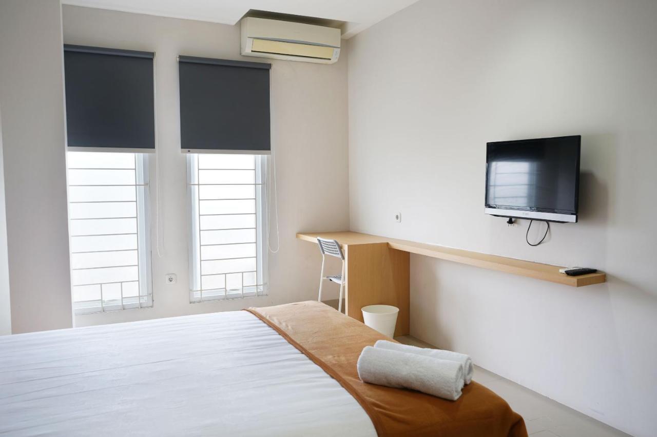 Urooms Senayan Giacarta Esterno foto