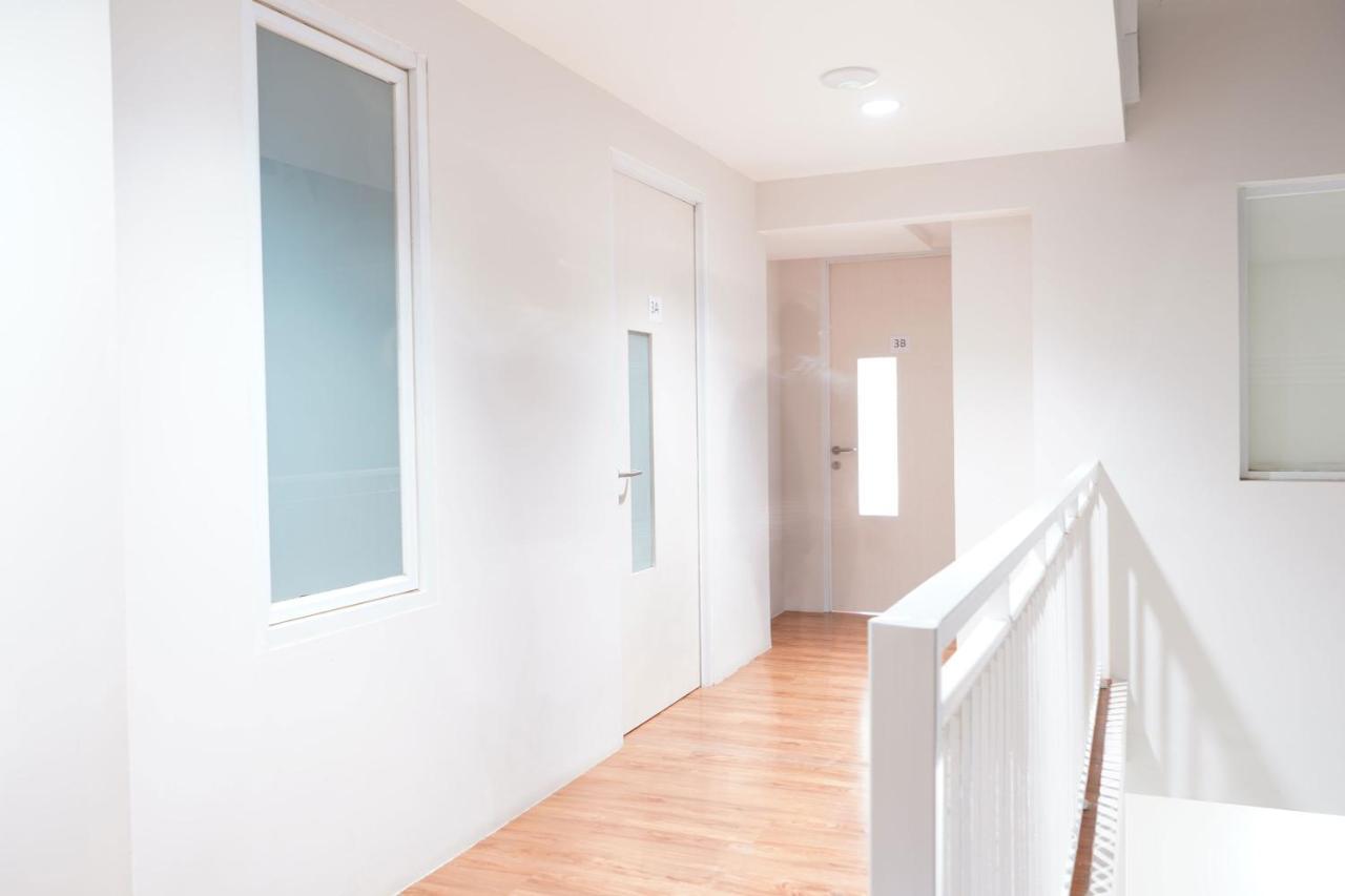 Urooms Senayan Giacarta Esterno foto
